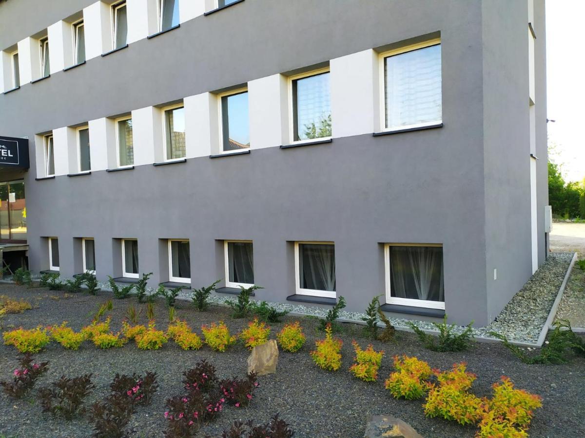 Aparthotel WADOWICE&Hostel GENERY Zewnętrze zdjęcie